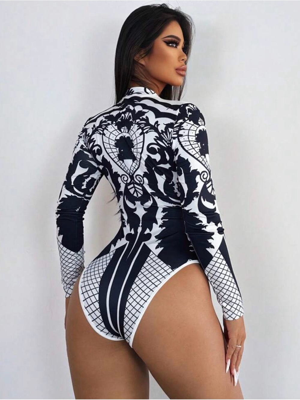 Black & White Long-Sleeve Printed Bodysuit - Picture 4 of 6